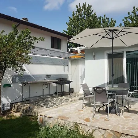 Daire Self -contained Part Of A House With Garden Varna