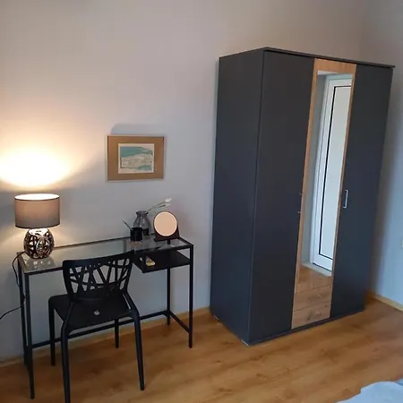 Self -contained Part Of A House With Garden Daire *