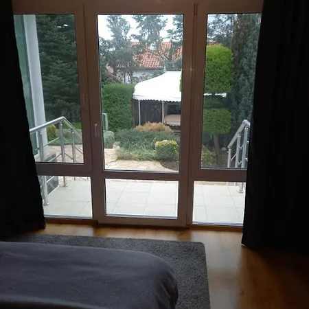Daire Self -contained Part Of A House With Garden *