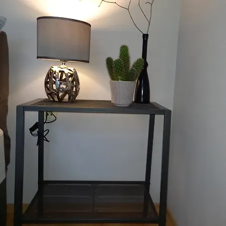 Self -contained Part Of A House With Garden * וארנה